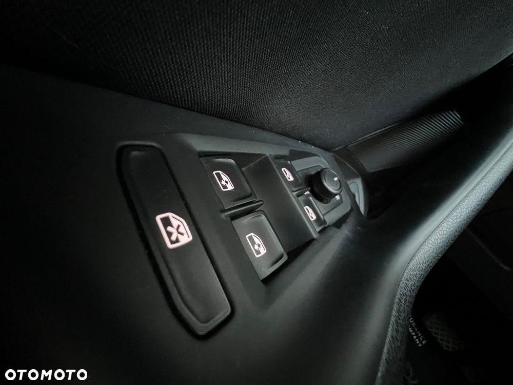 Volkswagen Passat 1.5 TSI EVO Essence DSG - 25