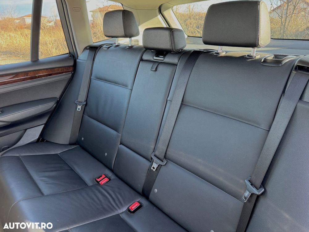 BMW X3 xDrive28i AT Advantage - 9