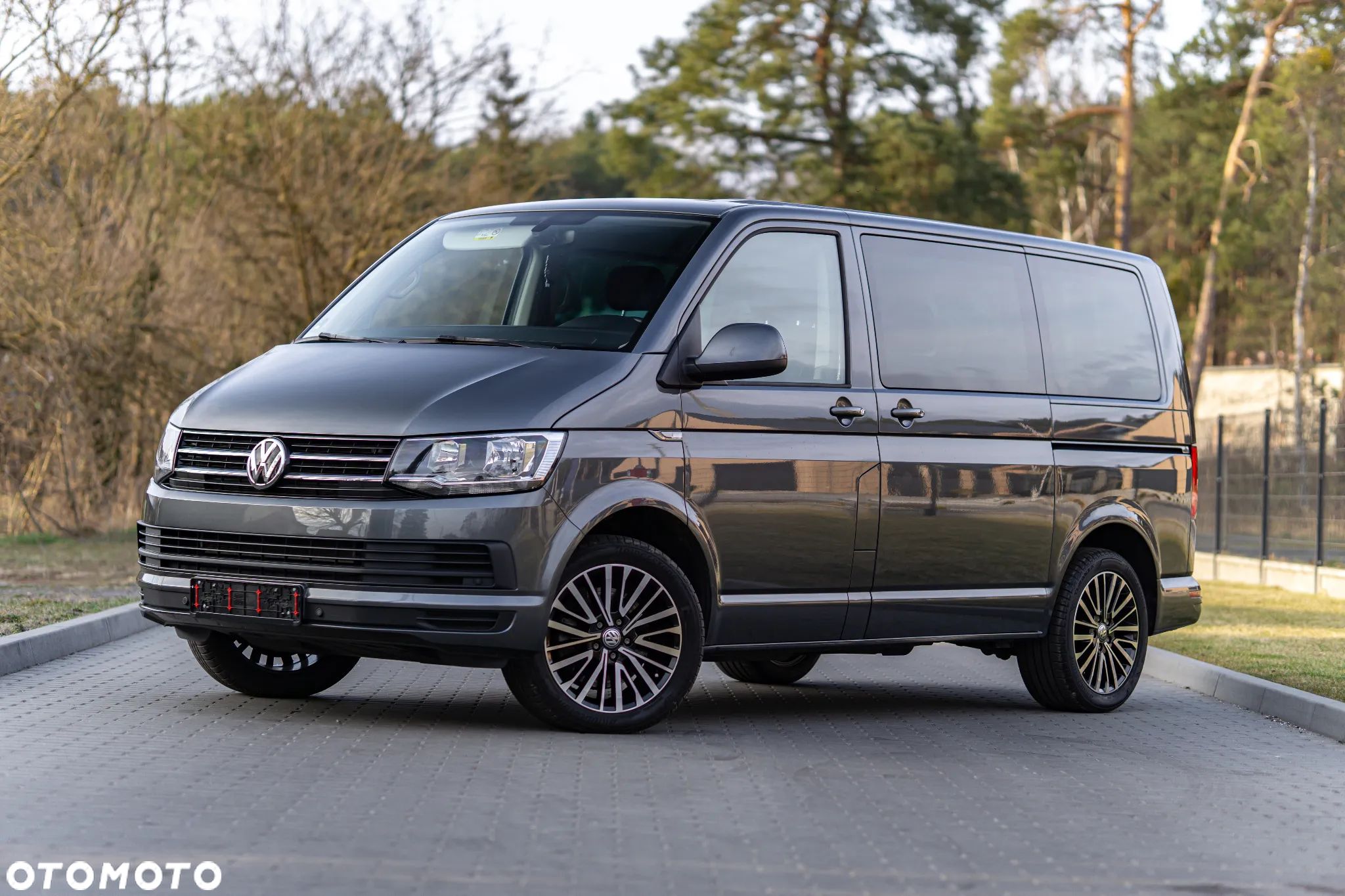 Volkswagen Multivan - 1