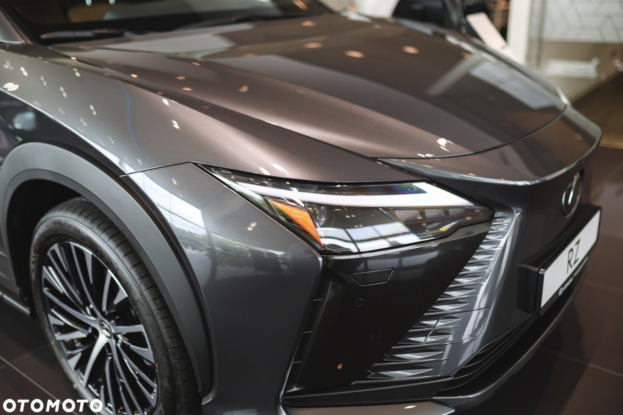 Lexus RZ 300e Prestige - 15