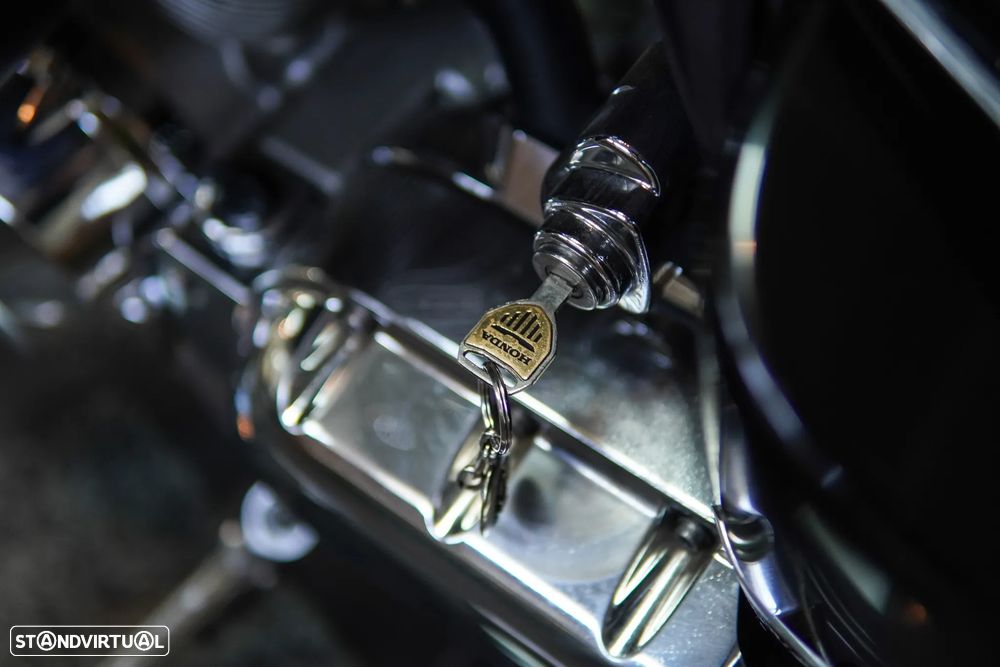 Honda VTX 1800 C - 13
