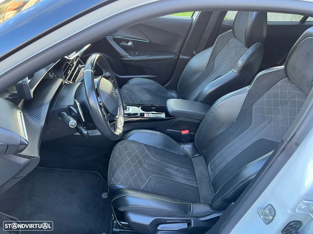 Peugeot 2008 1.2 PureTech GT EAT8 - 8