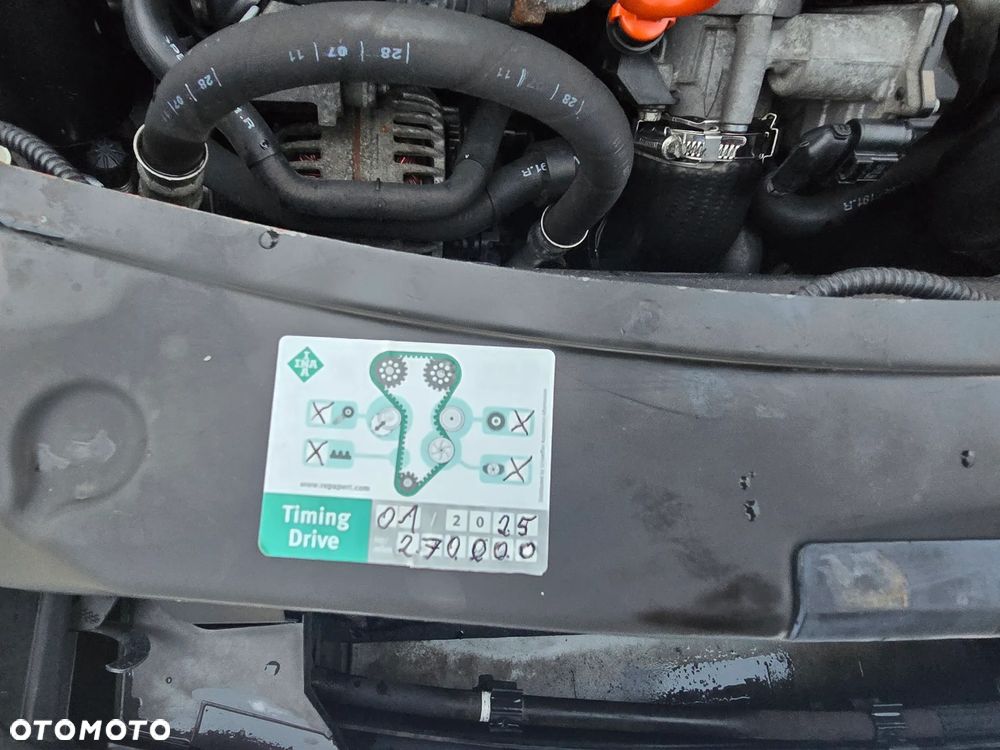 Skoda Octavia Combi 2.0 TDI CR DPF RS - 12