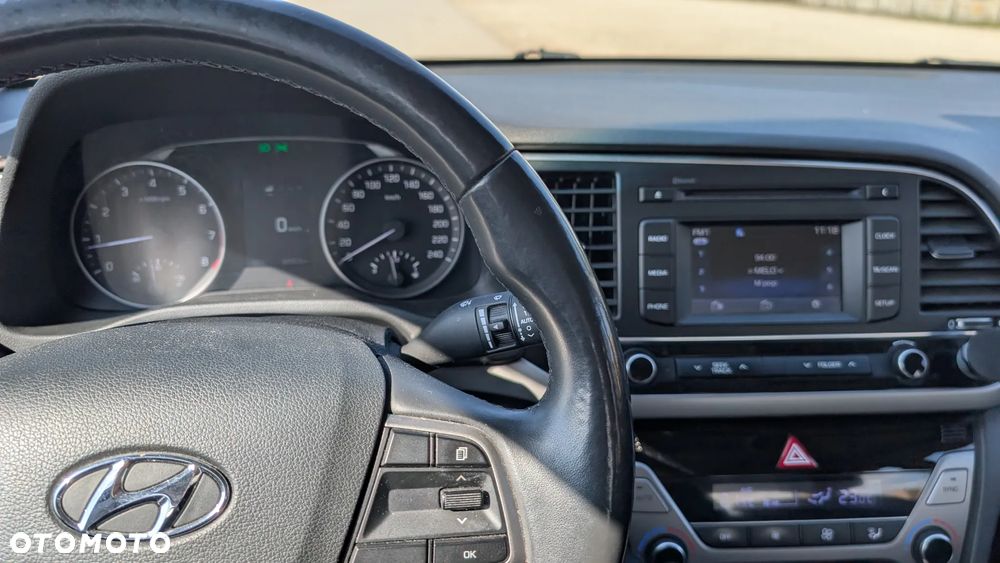 Hyundai Elantra - 14