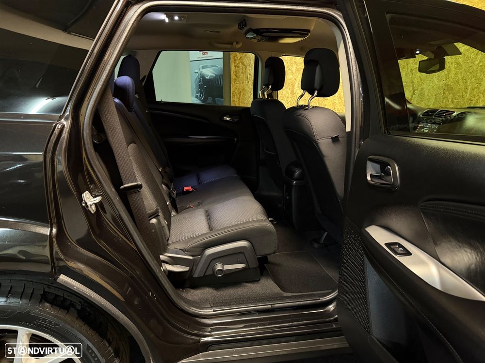 Fiat Freemont 2.0 M-Jet Urban - 16