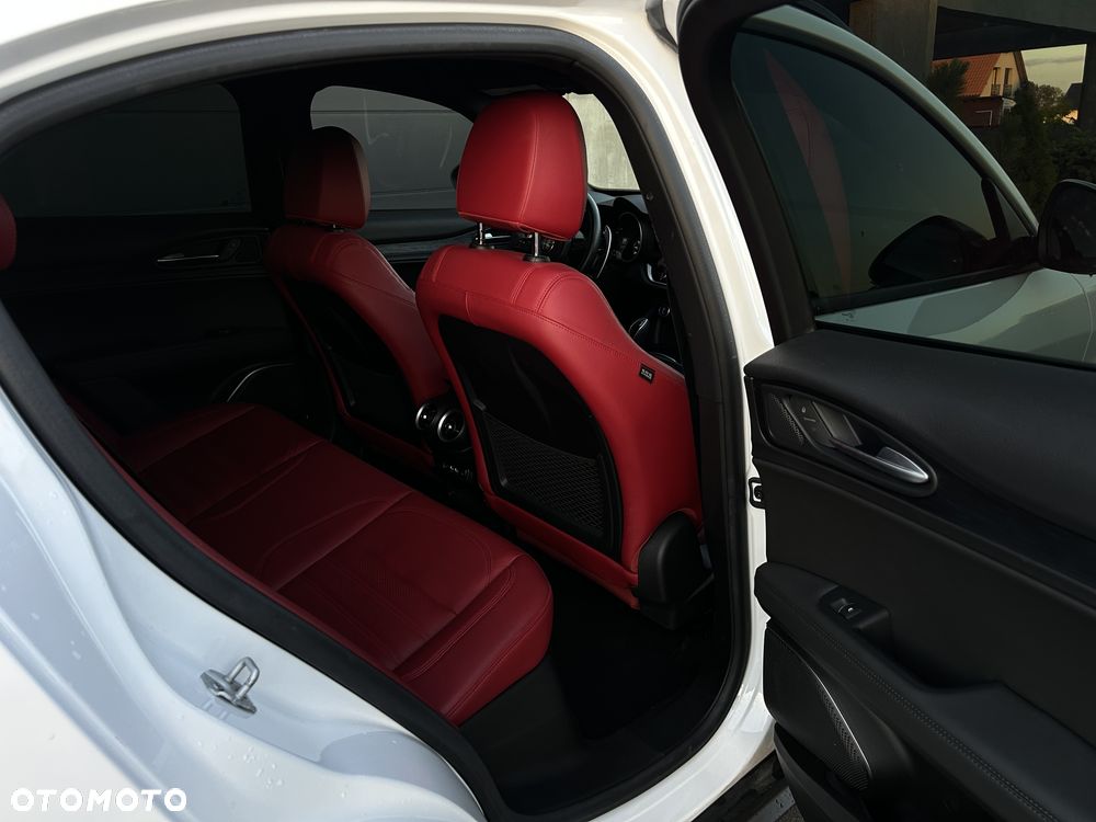 Alfa Romeo Stelvio - 22