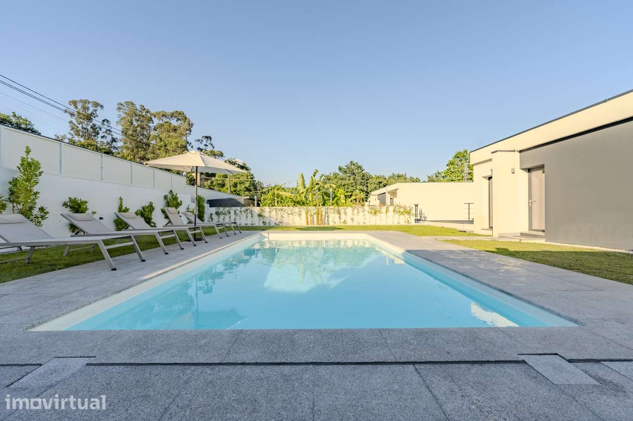 Moradia T3 Isolada com Jardim e Ar Condicionado - Grande imagem: 4/41