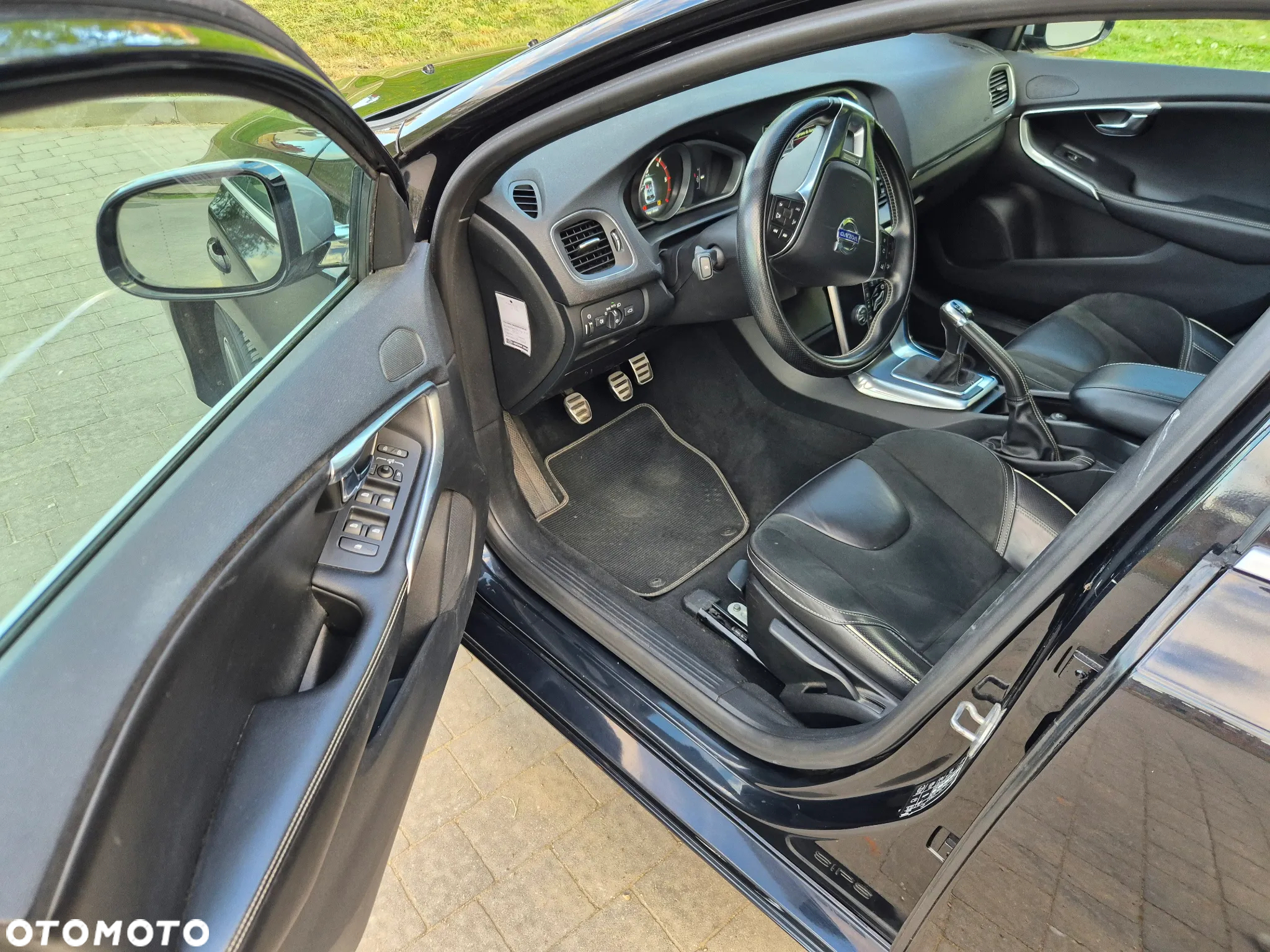 Volvo V40 D4 Drive-E R-Design Summum - 15