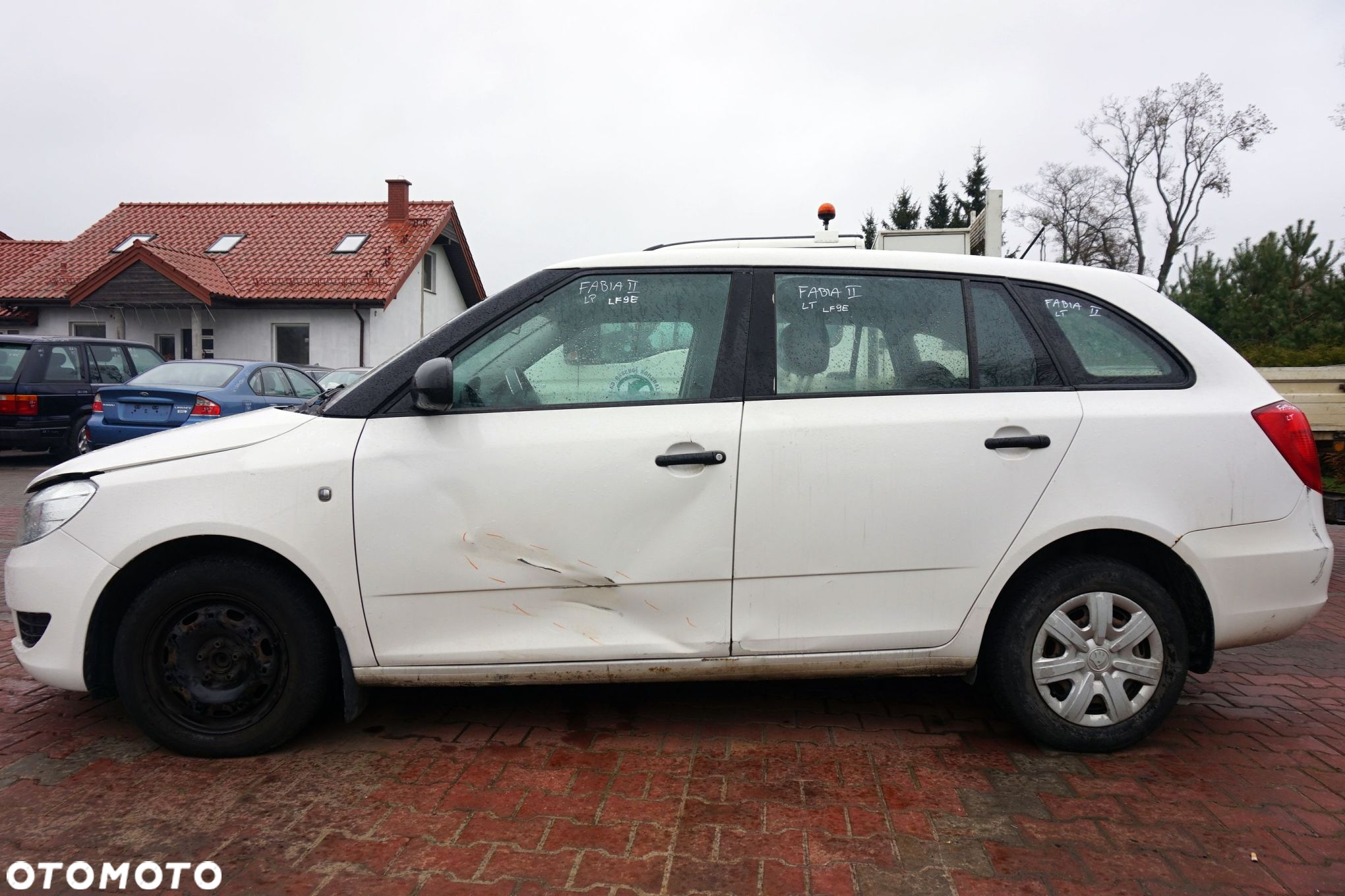 SKODA FABIA II 545 LIFT KOMBI 2013 LF9E 1.2 12V CGPA 70KM LNR BIAŁY na części - 2