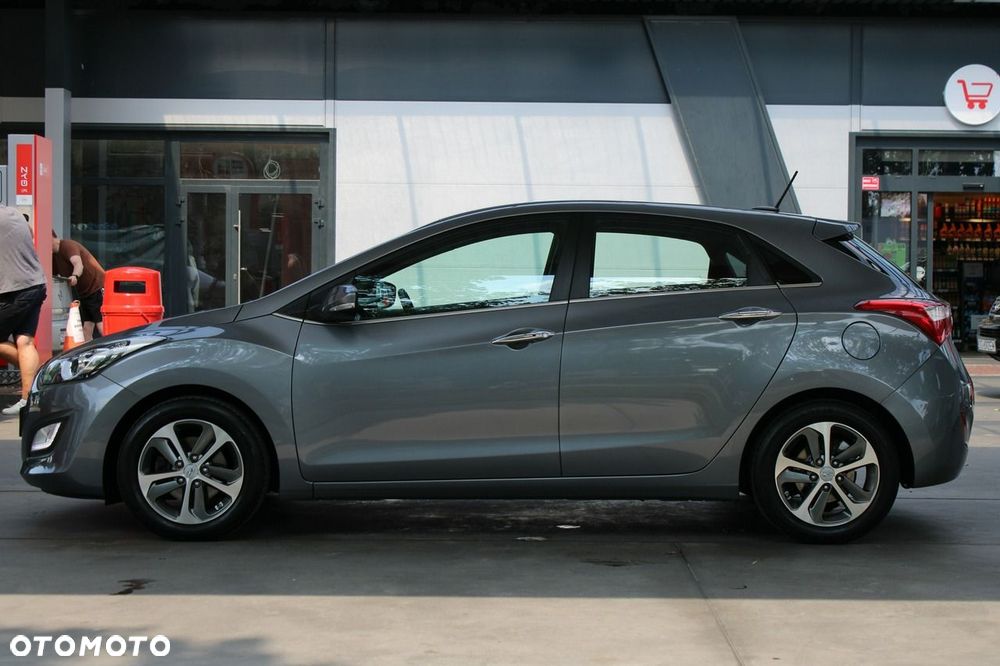 Hyundai i30 blue 1.4 Passion - 5