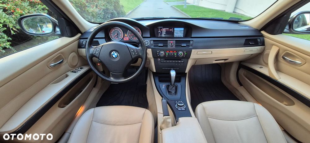 BMW Seria 3 330i xDrive Edition Exclusive - 12