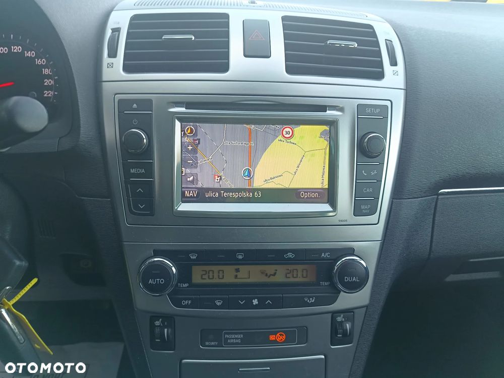 Toyota Avensis 1.8 Luna EU5 - 10