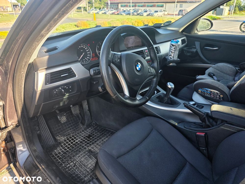 BMW Seria 3 318i - 10
