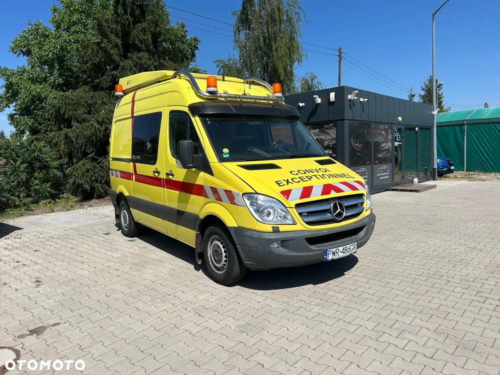 Mercedes-Benz Sprinter - 1