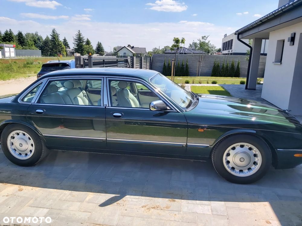 Jaguar Daimler S8 - 15