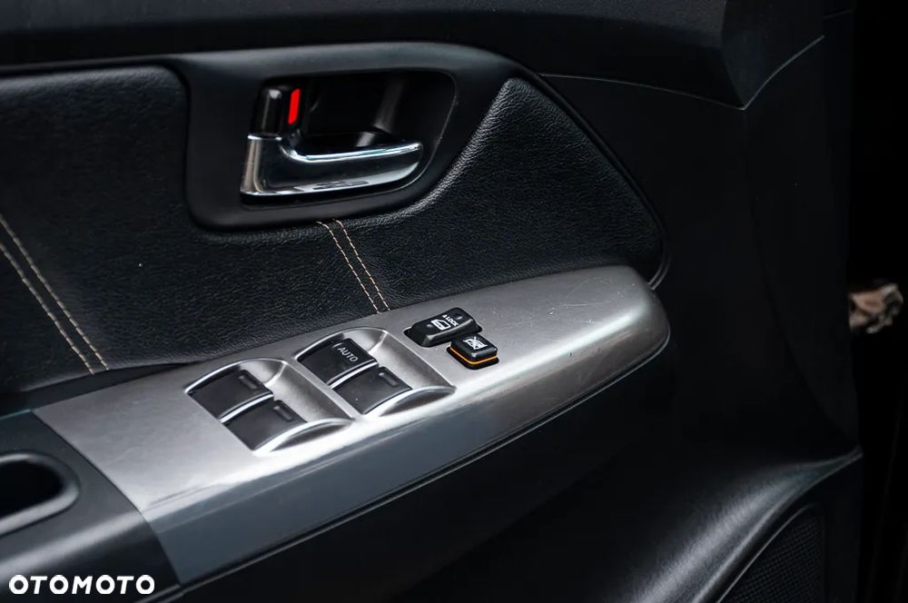 Toyota Hilux 3.0 D-4D Invincible - 11