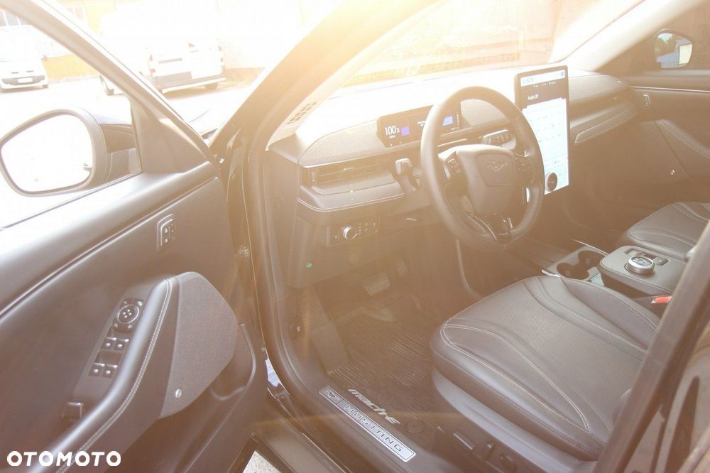 Ford Mustang Mach-E - 20