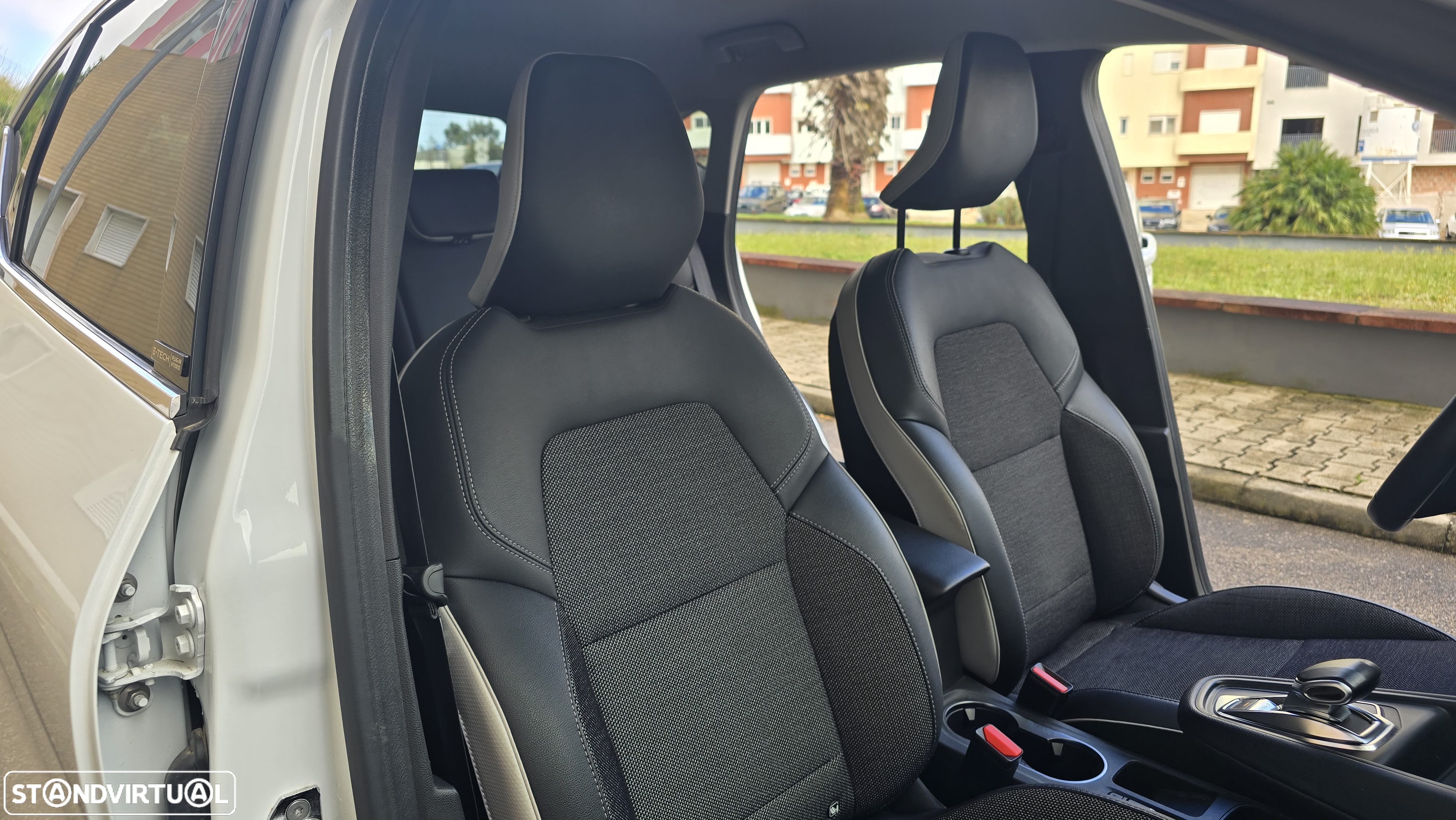 Renault Captur 1.6 E-Tech Plug-In Hybrid Techno - 23