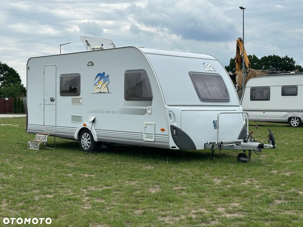 KNAUS 500 SUDWIND z napędem, markizą i łóżkami piętrowymi- 6os. - 7