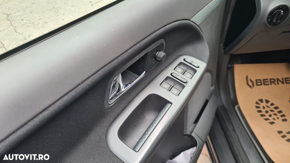 Volkswagen Sharan 1.9 TDI Automatik United - 25