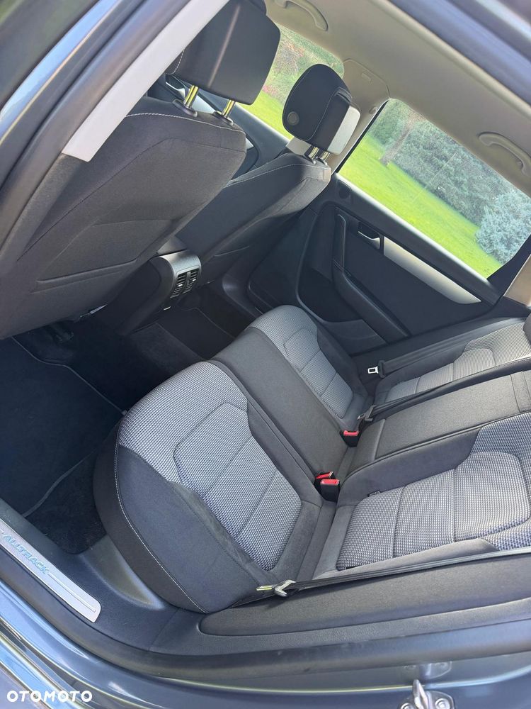 Volkswagen Passat Alltrack 2.0 TDI 4Motion DSG BlueMotion Tec - 8