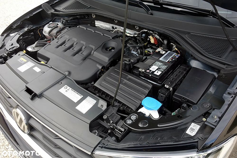 Volkswagen T-Roc 2.0 TDI SCR 4MOTION DSG R-Line - 39