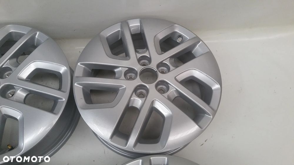 Felgi aluminiowe 5x 114.3 6J x 17 ET50 OC 66.1 TRAFIC VIVARO NV300 TALENTO - 4