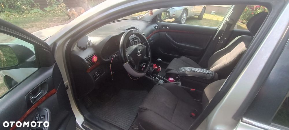 Toyota Avensis 2.0 VVT-i Sol - 12