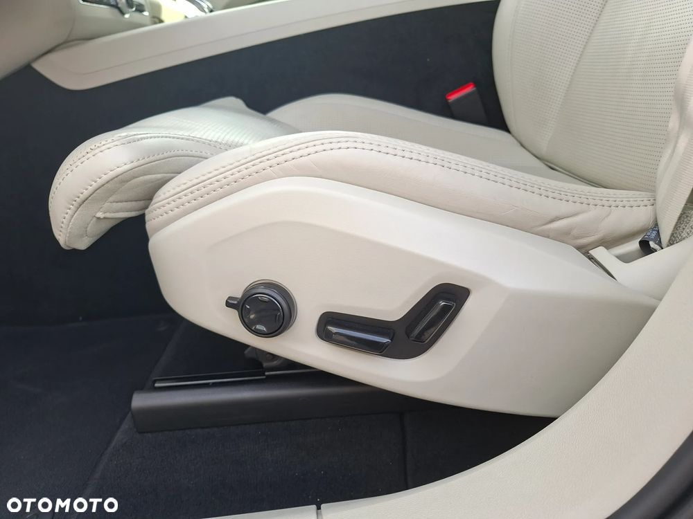 Volvo XC 60 - 33