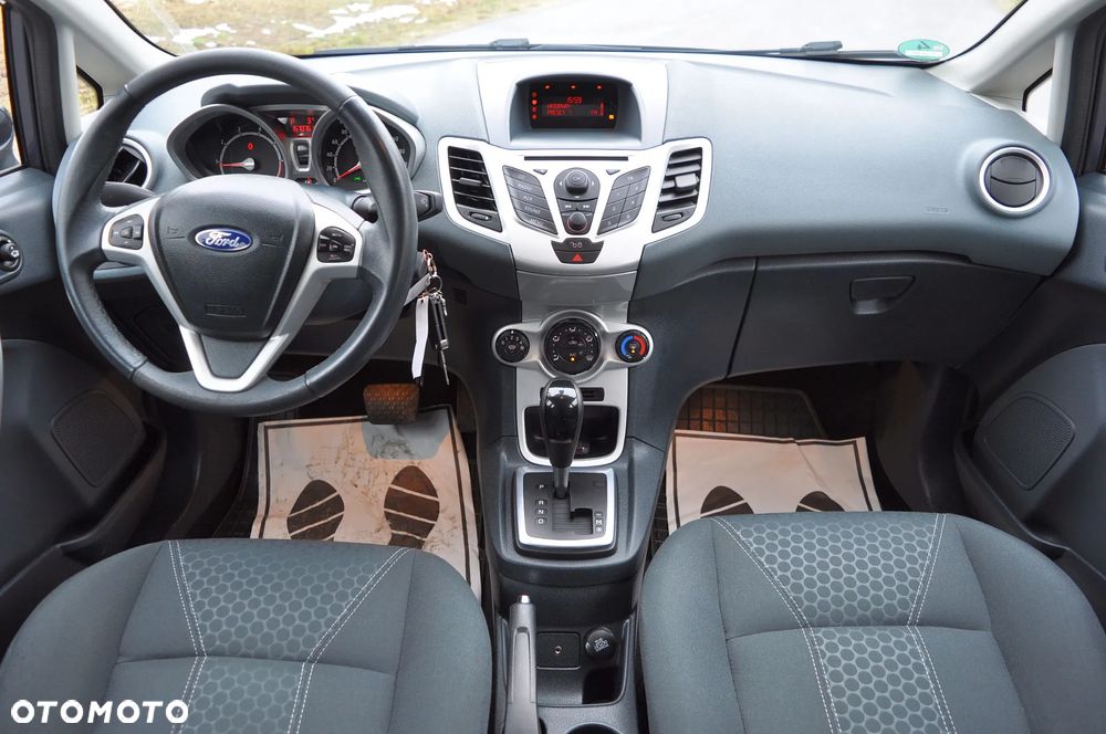 Ford Fiesta 1.4 Autom Titanium - 18