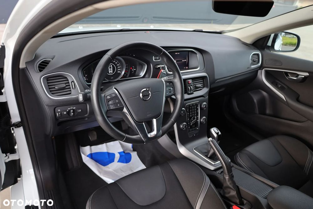 Volvo V40 T2 Drive-E Momentum - 13