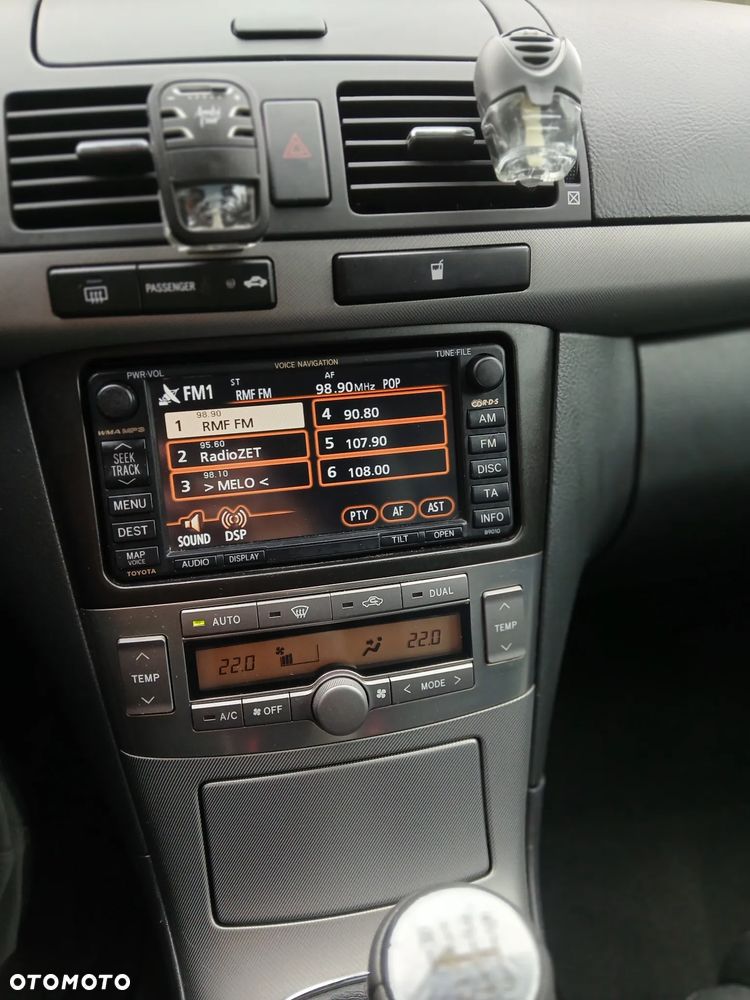 Toyota Avensis 2.0 D-4D - 11