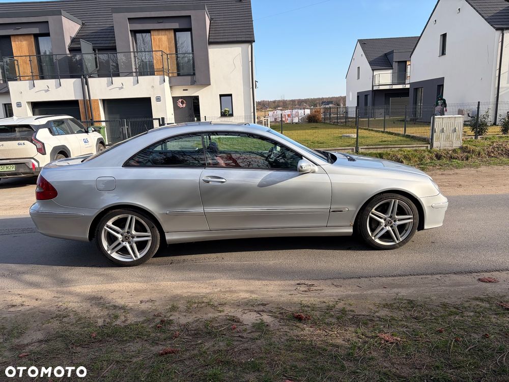 Mercedes-Benz CLK - 4