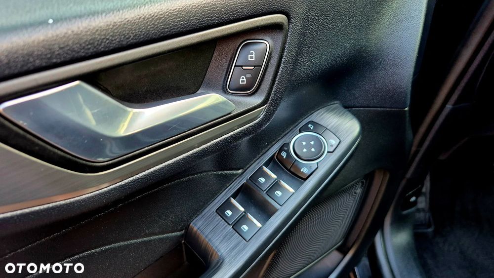Ford Kuga - 20