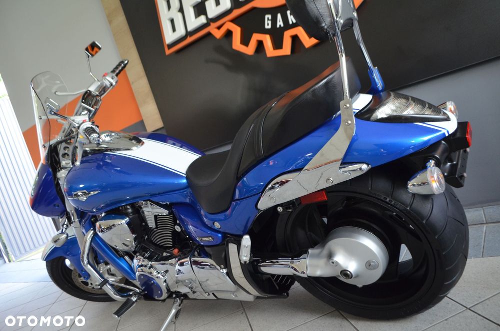 Suzuki Intruder - 16