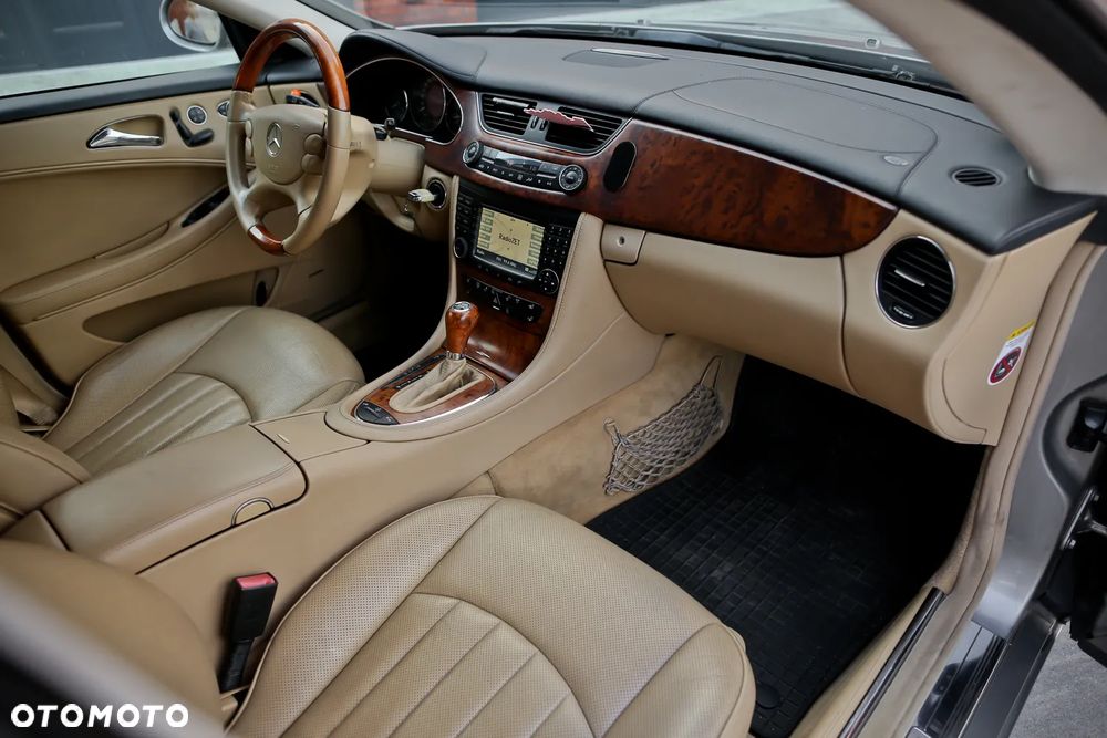Mercedes-Benz CLS 350 CGI 7G-TRONIC - 23
