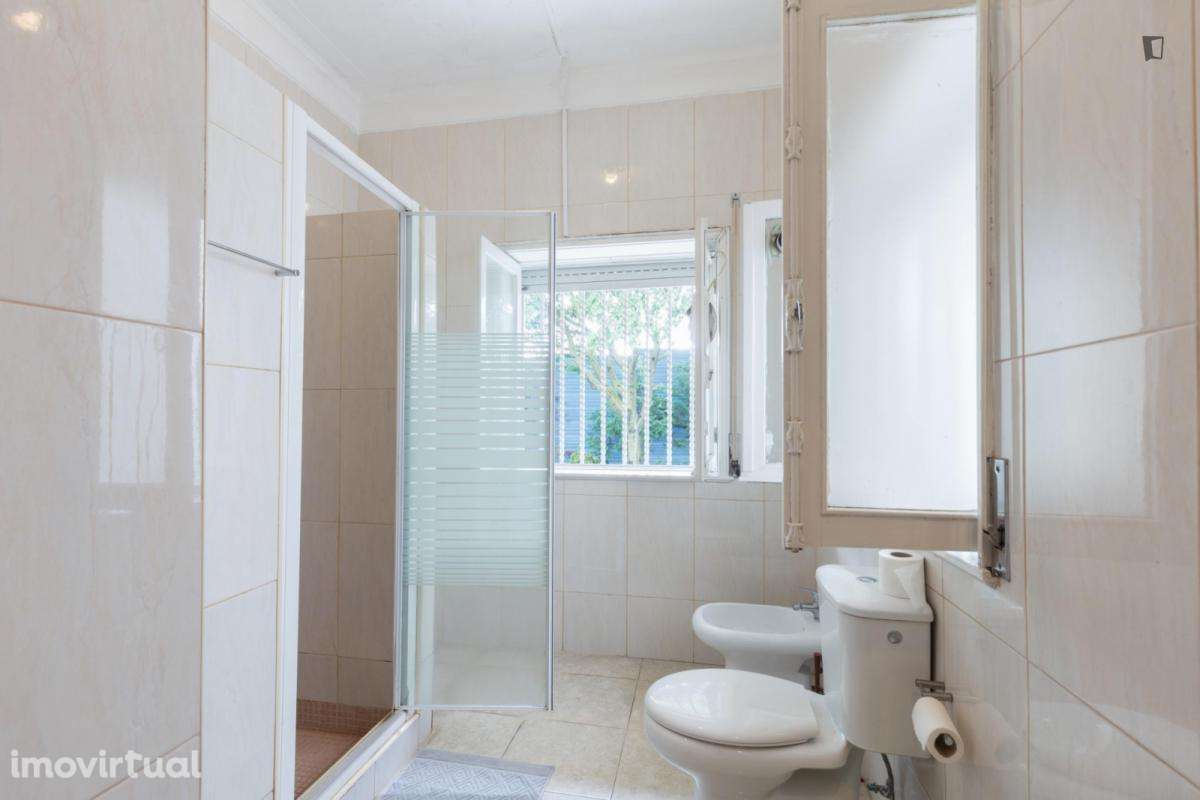 Quarto - localizado em Paranhos Porto - Grande imagem: 3/38