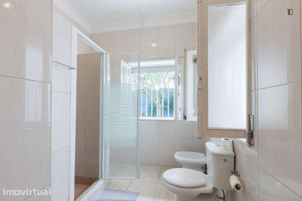 Quarto - localizado em Paranhos Porto - Grande imagem: 3/37