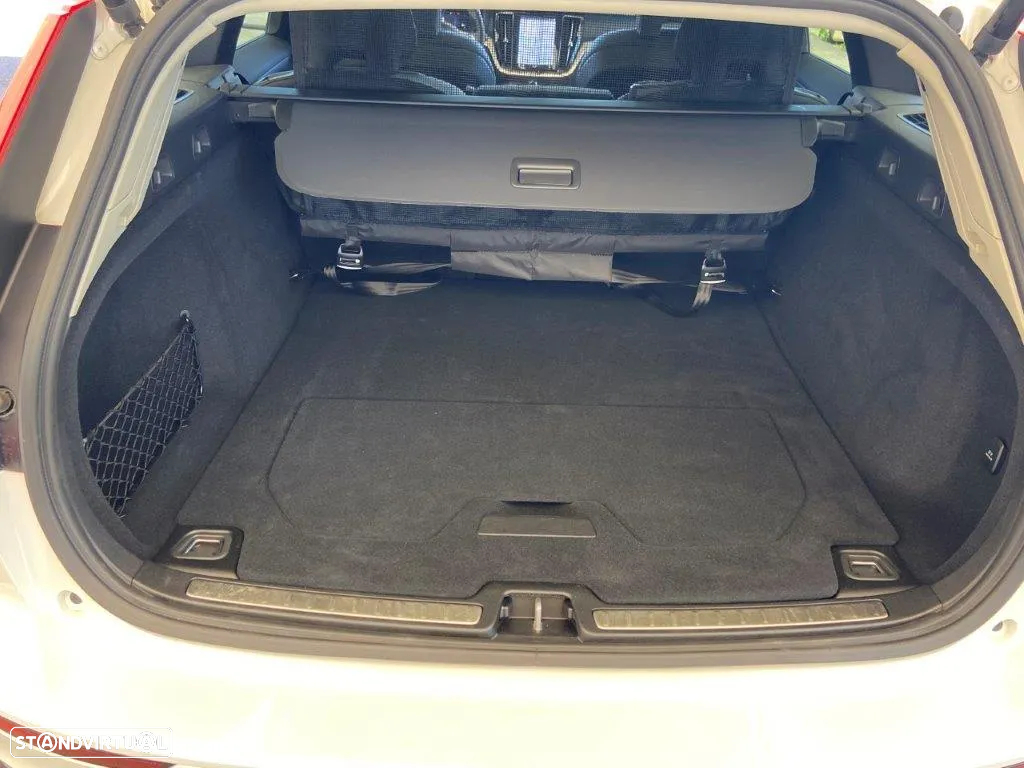 Volvo V60 2.0 T6 AWD TE Plus Dark - 14