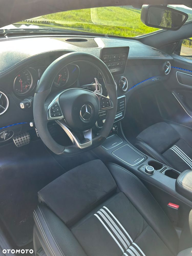 Mercedes-Benz CLA 180 7G-DCT AMG Line - 23