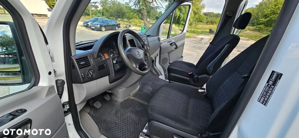 Mercedes-Benz SPRINTER - 11