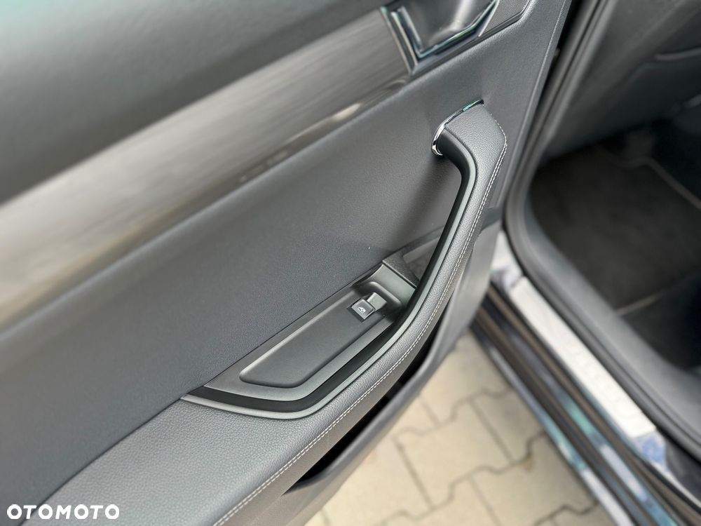 Skoda Superb 2.0 TDI DSG Ambition - 18