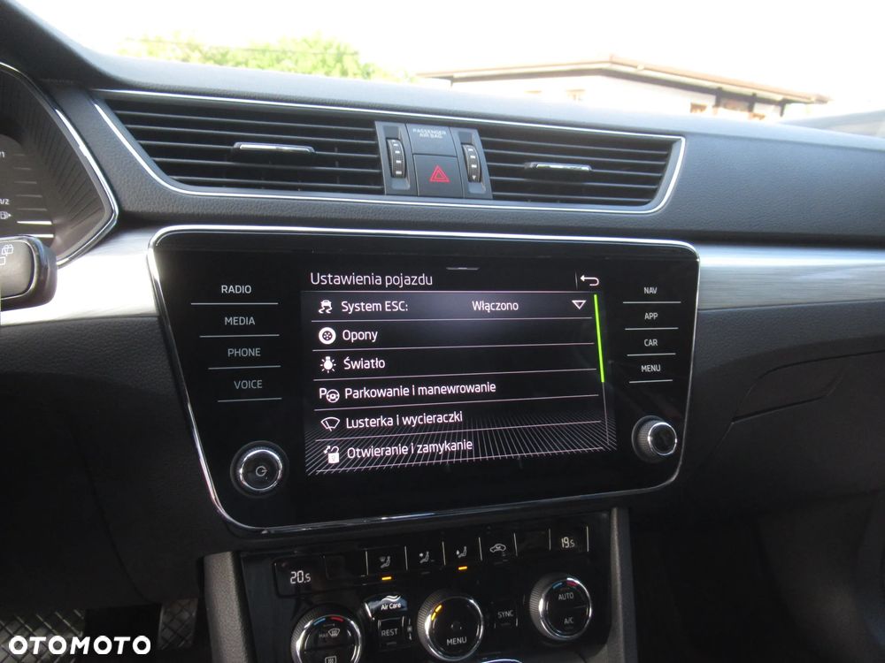 Skoda Superb 2.0 TSI Ambition DSG - 21