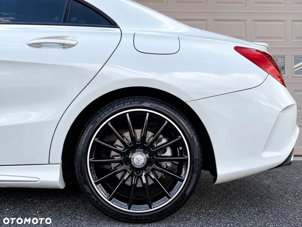 Mercedes-Benz CLA 250 4Matic 7G-DCT AMG Line - 15