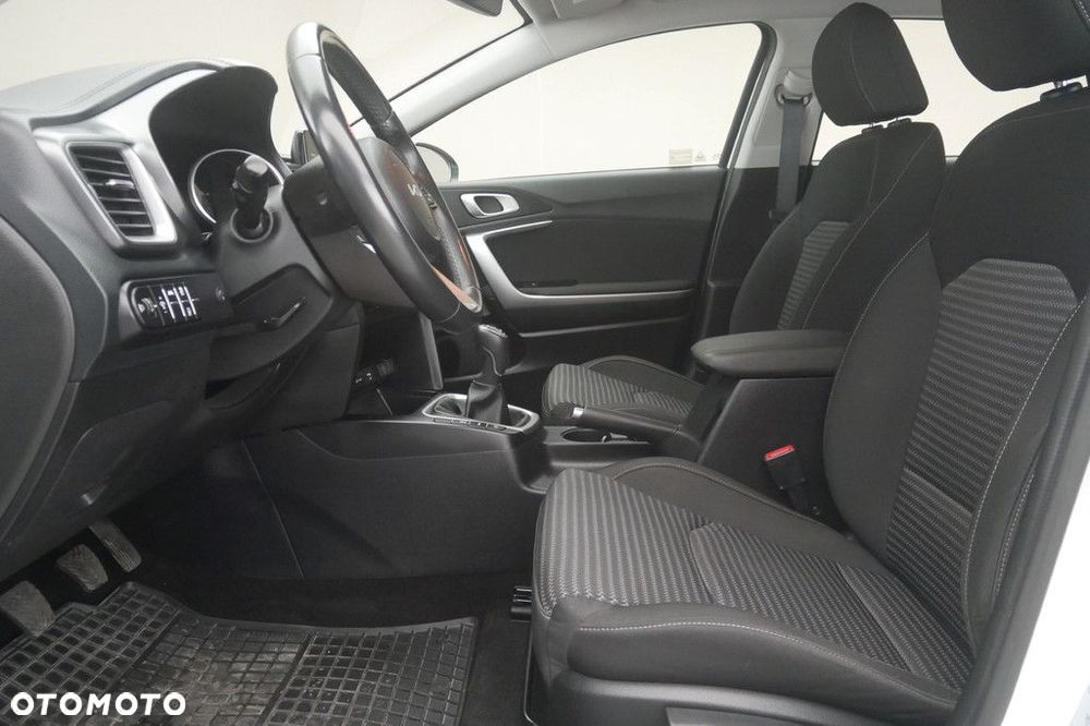 Kia Ceed 1.5 T-GDI M - 12