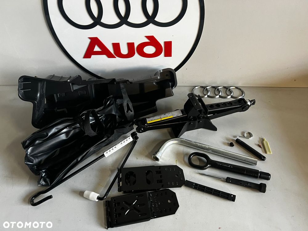 ZESTAW NAPRAWCZY KLUCZ UCHO HOLOWNICZE ŚRUBOKRĘT LEWAREK AUDI Q3 JAK NOWE 8U0011215 - 1
