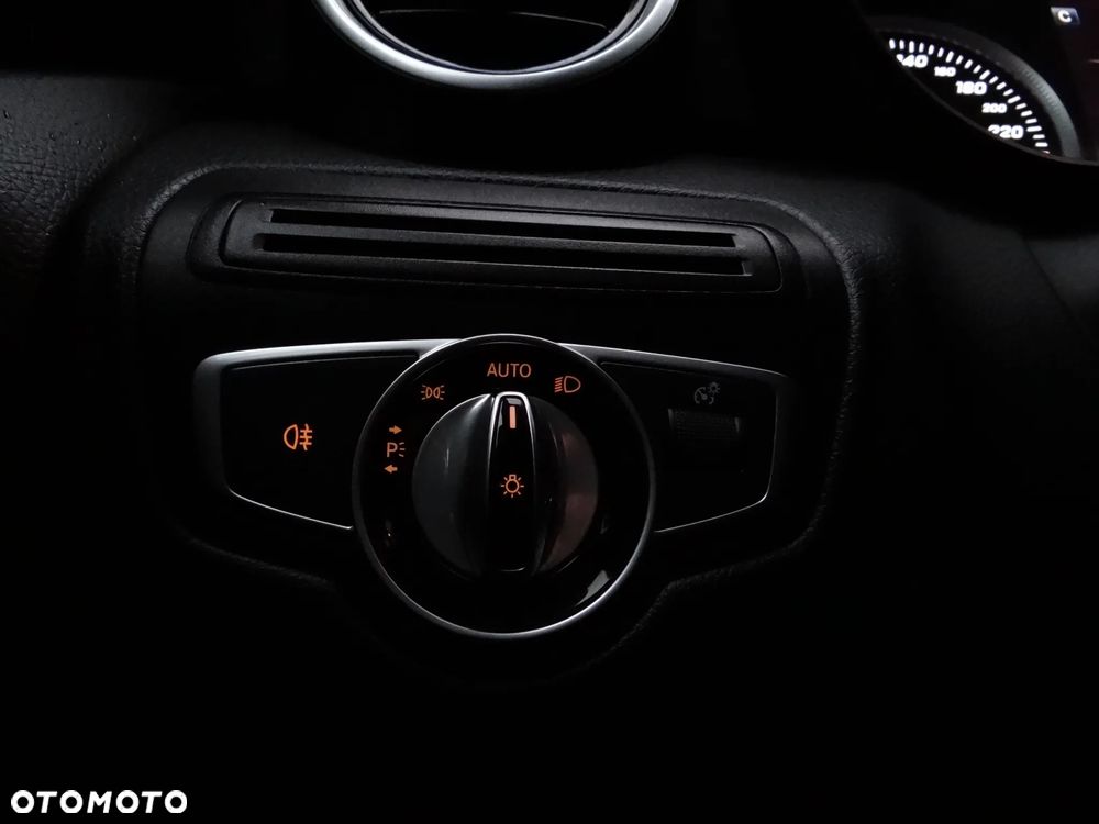 Mercedes-Benz Klasa C 200 (BlueTEC) d T 7G-TRONIC Exclusive - 29