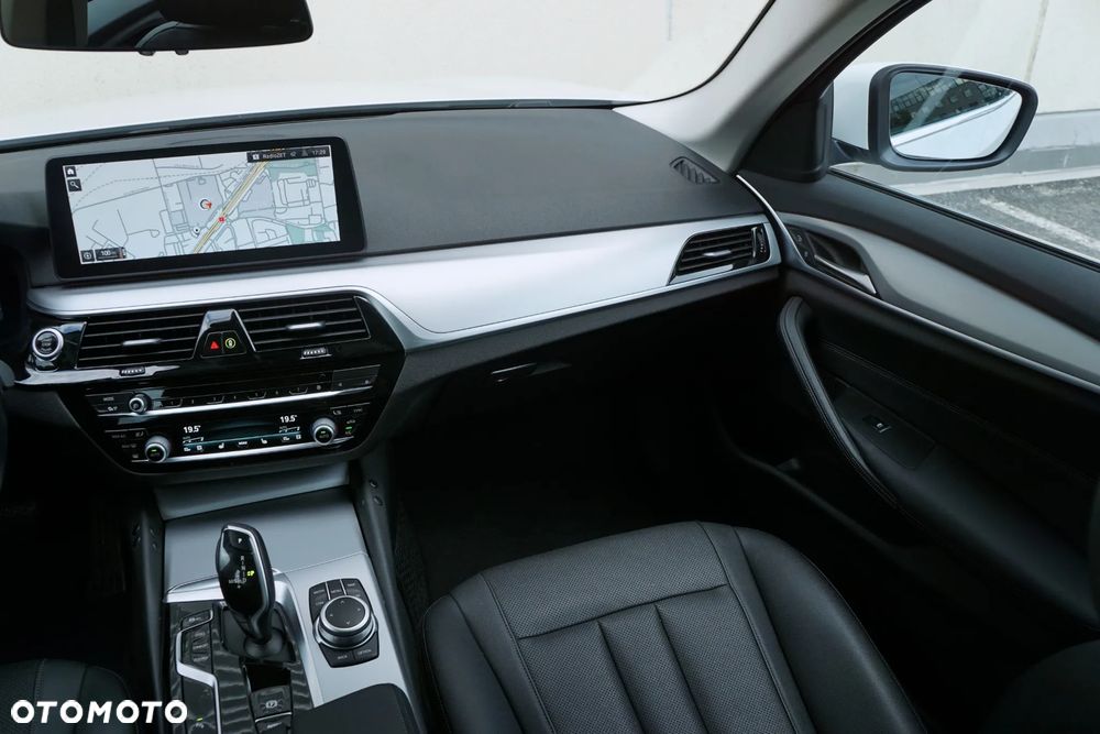 BMW Seria 5 530d Touring - 19
