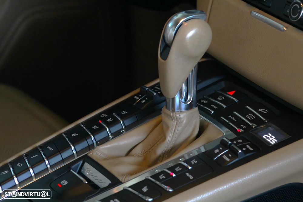 Porsche Macan S - 40