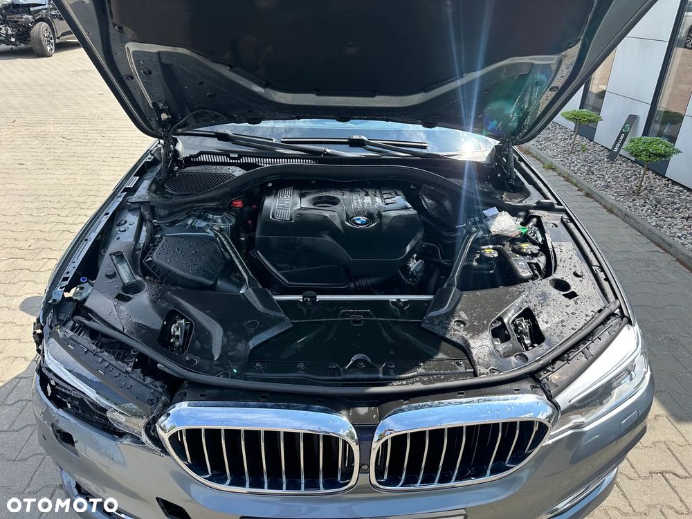 BMW Seria 5 530i - 12
